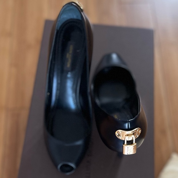 AUTHENTIC Louis Vuitton locket pumps high heels ☀️ - Picture 11 of 17